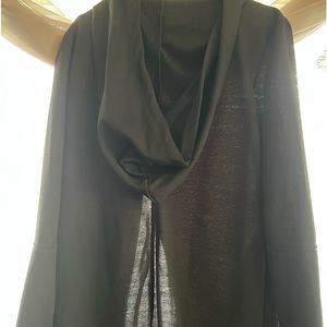 Women sz S black hi/lo hoodie never worn coming from smoke free house